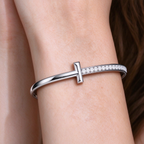 Tiffany T T1 Narrow Hinged Bangle in Platinum — Modern Elegance and the Iconic Spirit of New York