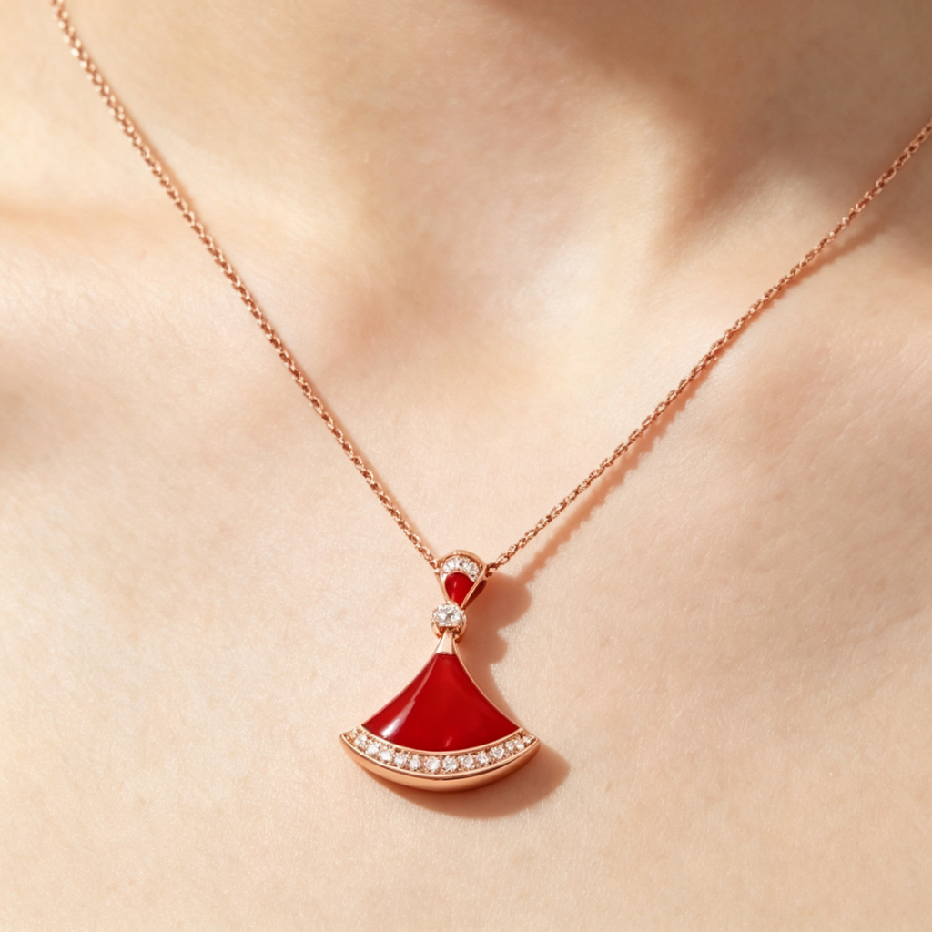 Bvlgari DIVAS' DREAM Necklace – Rose Gold