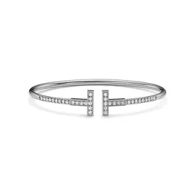 Tiffany T T1 Narrow Hinged Bangle in Yellow Gold—Modern Elegance and the Iconic Spirit of New York