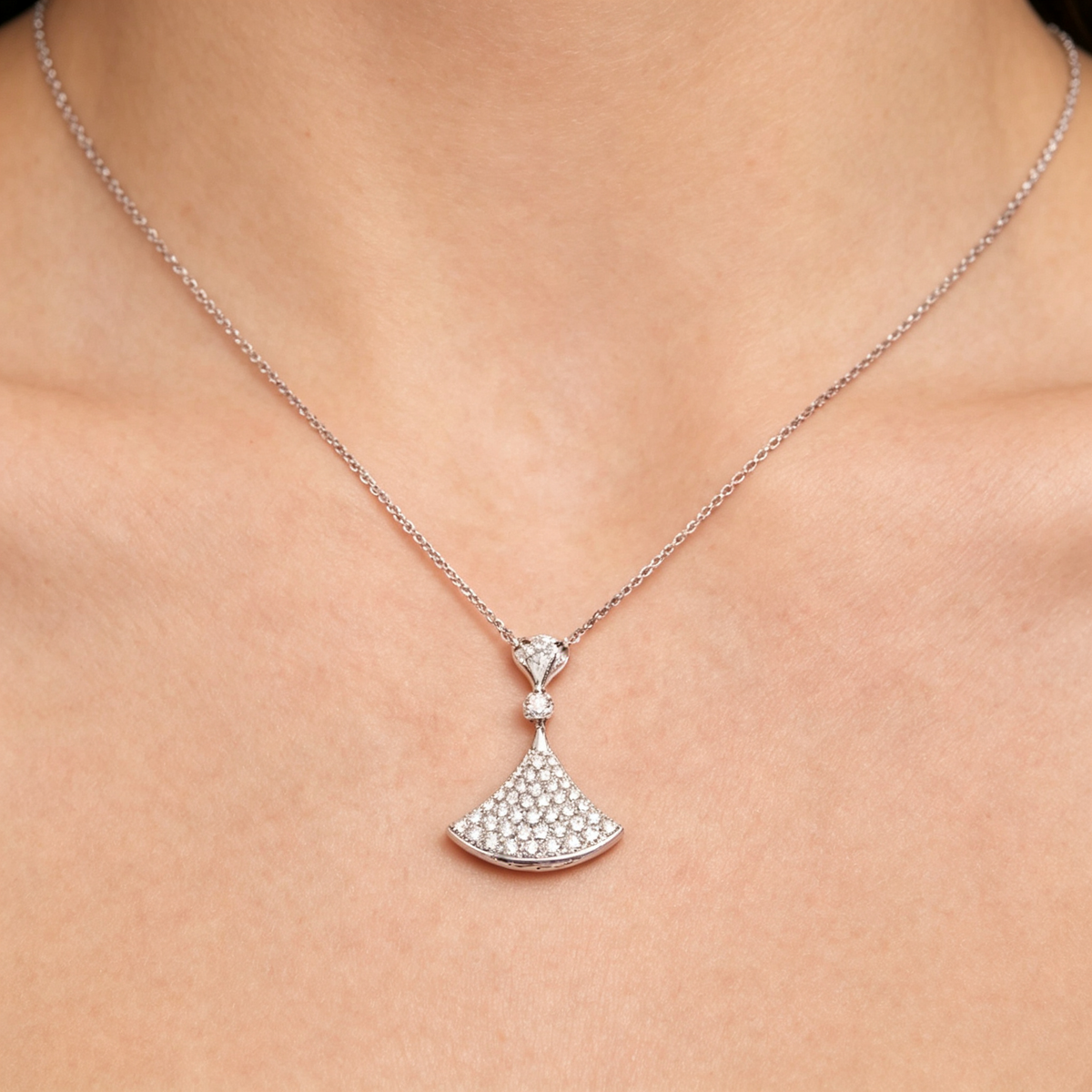 Bvlgari Divas' Dream Pendant Necklace – White Gold