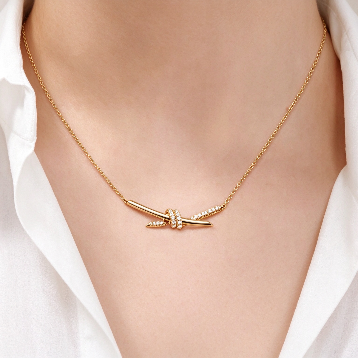 Tiffany Knot Small Gold Pendant Necklace — Signature Knot Chain