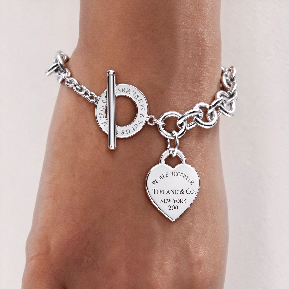 Tiffany & Co. Return to Tiffany Silver Heart Tag Toggle Bracelet