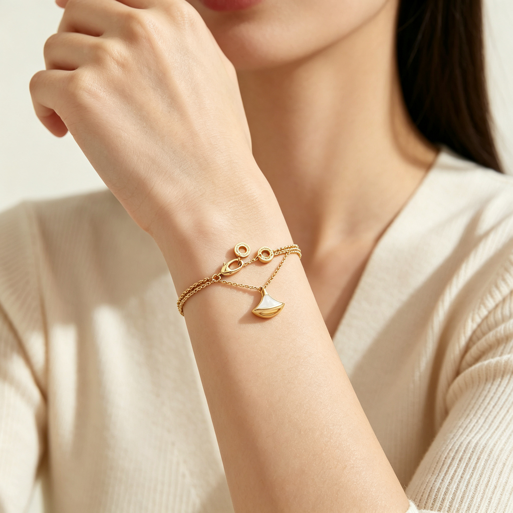 Bvlgari Divas' Dream rose gold and mother-of-pearl fan-shaped bracelet